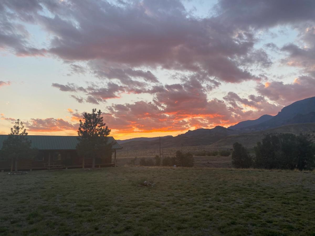 Yellowstone Cutthroat Guest Ranch Hotel Wapiti Exterior foto